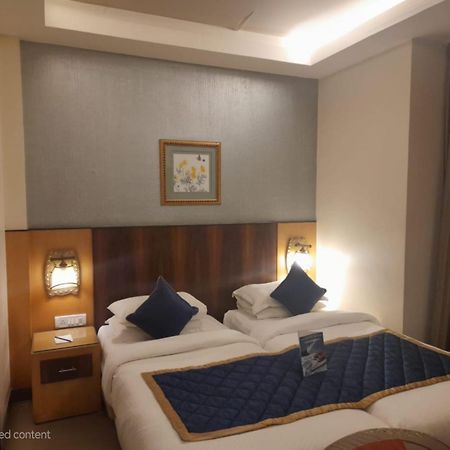העיר בנגלור Hotel Silicrest מראה חיצוני תמונה