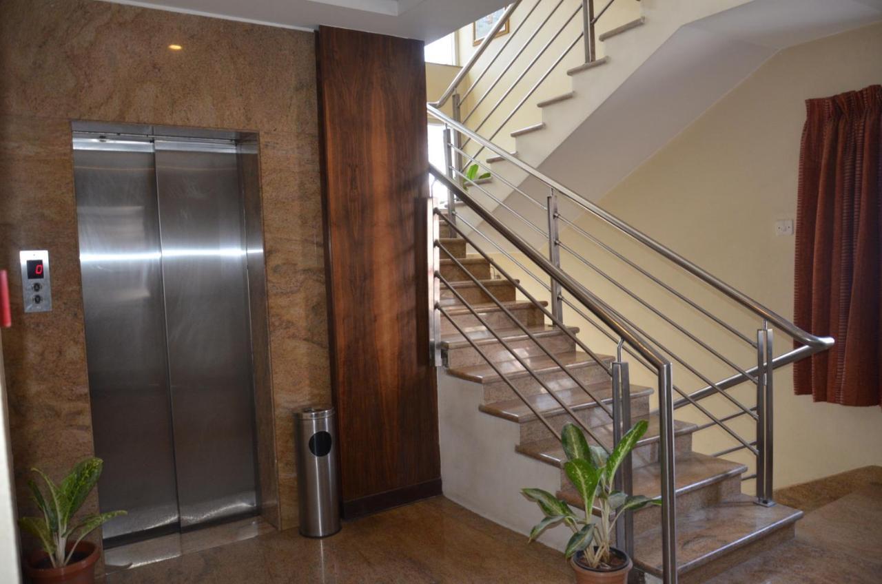העיר בנגלור Hotel Silicrest מראה חיצוני תמונה